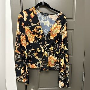 AKIRA Long sleeve Top - Never worn